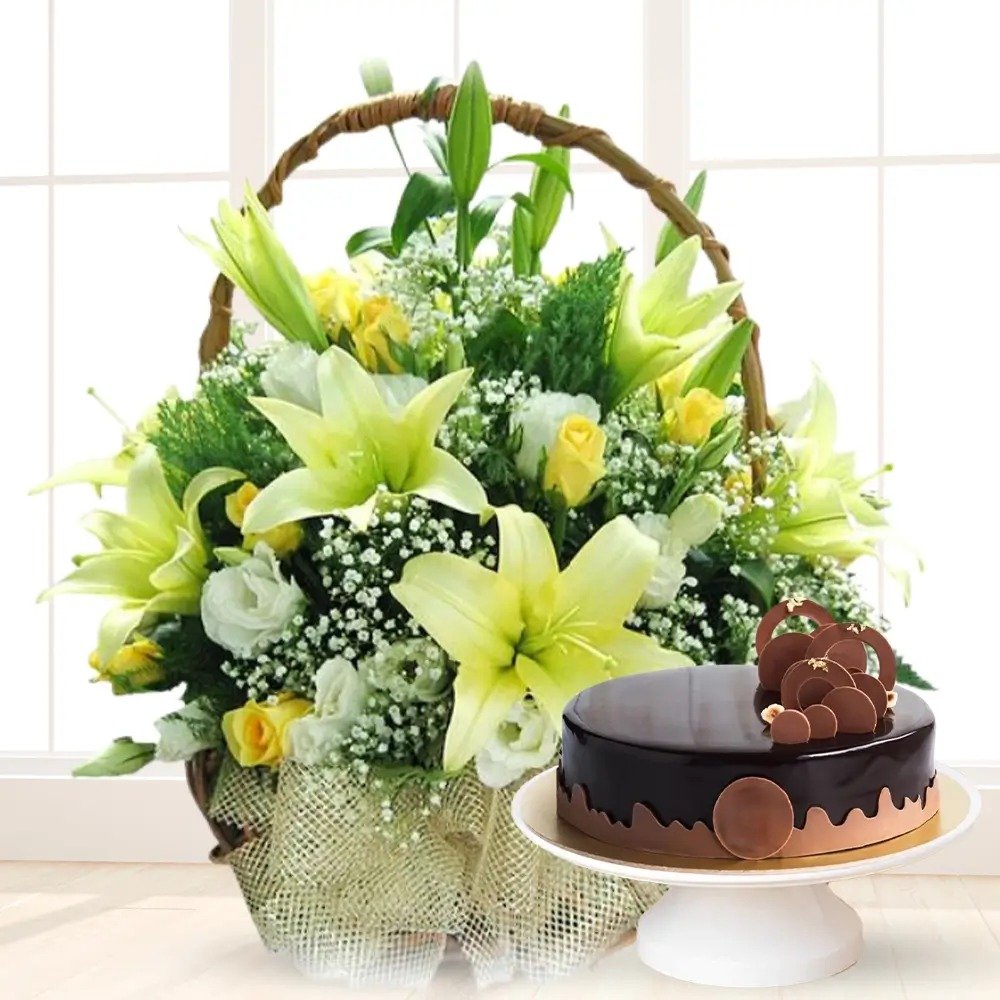 basket  lilly and roses