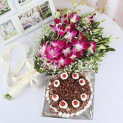 Cake with flowers