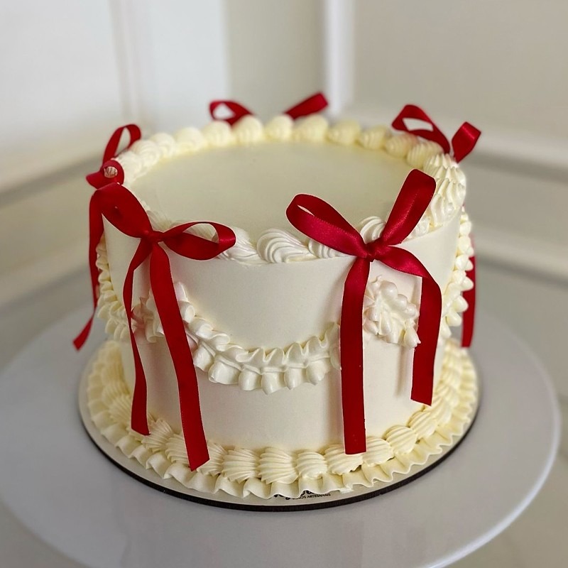 Decadent vanila cake